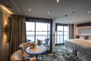Deluxe Balcony Suites - Diamond Deck